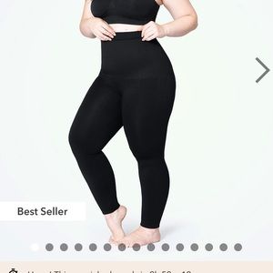 NWT! Shapermint Empetua shaping leggings!